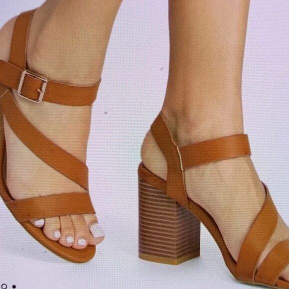 SODA SIDE STRAP STACKED HEEL OPEN TOE SANDAL - Picture 1 of 15